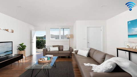 Aloha Beach House - Tourism Adelaide 0