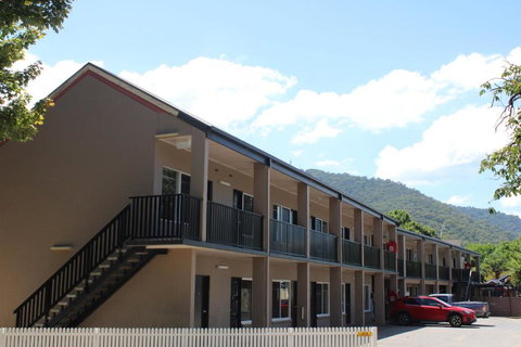 Alpine Hotel Bright - Tourism Adelaide 1