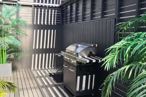 AMAZING 5-Star WATERFRONT RETREAT ON THE RIVERWALK - Tourism Adelaide 2