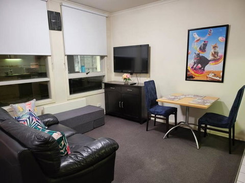 Amazing Studio Apartment Front Flinders Station - Tourism Adelaide 3