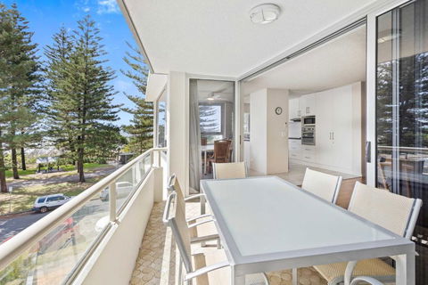 Ambassador Beachfront Apartments - Hosted By Burleigh Letting - Tourism Adelaide 4