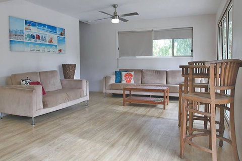 AMITY BEACHHOUSE - Tourism Adelaide 3