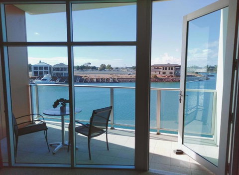 Apartment 3 Wallaroo Marina - Tourism Adelaide 0