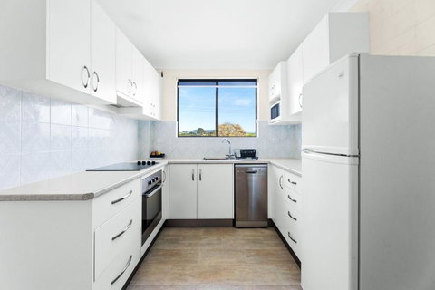 Apollo Unit 14 1st Floor - Tourism Adelaide 4