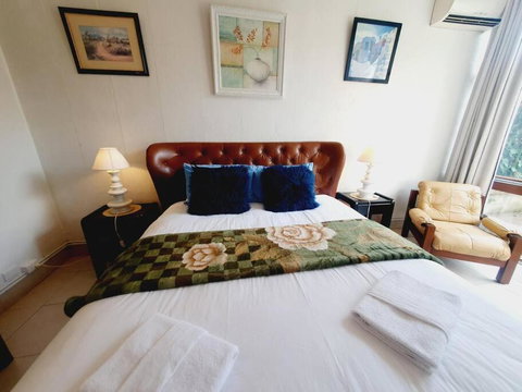 Architectural Bright Open 2B&1B Home With A Private Garden At Yarralumla - Tourism Adelaide 2