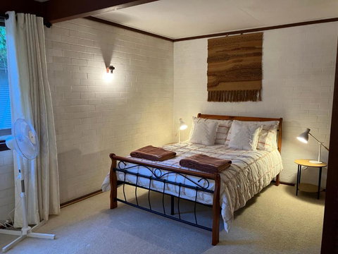 Arthur Abode - Tourism Adelaide 3