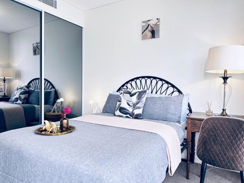 Artistic Sunroom In Granville - Tourism Adelaide 2