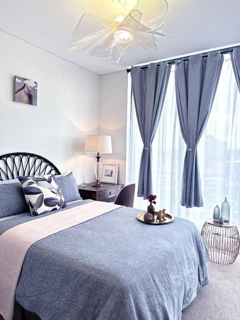 Artistic Sunroom In Granville - Tourism Adelaide 0