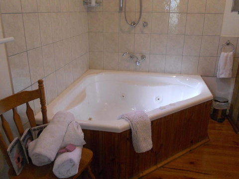 Astley Cottage - Tourism Adelaide 3