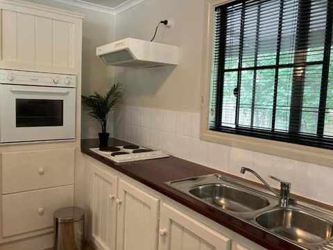 Auburn Hideaway - Tourism Adelaide 3