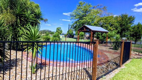 Australian Homestead Motor Lodge - Tourism Adelaide 4