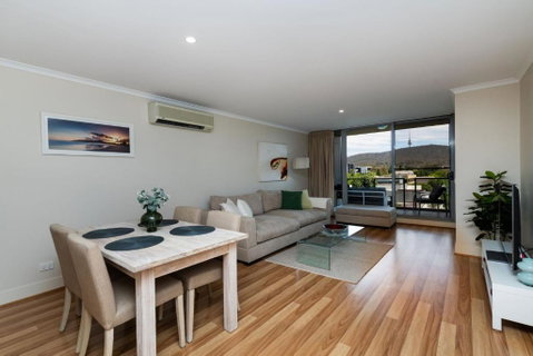 Avenue 16 - Tourism Adelaide 1