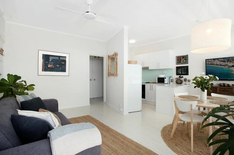 Avalon Beachside Apartment - Tourism Adelaide 1