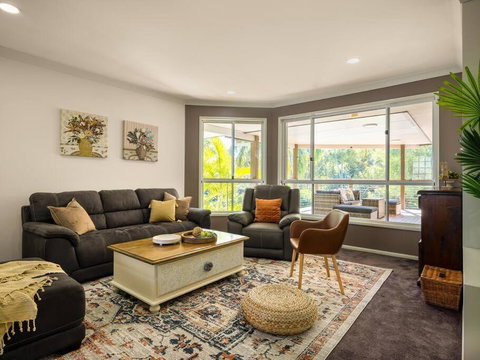 Arcadia 5BR Golfside Parkview Mansion-Tranquil, Huge Deck - Tourism Adelaide 0