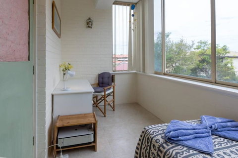 B6 Crawley Apartment 1 BRM & Sleepout Near UWA - Tourism Adelaide 4