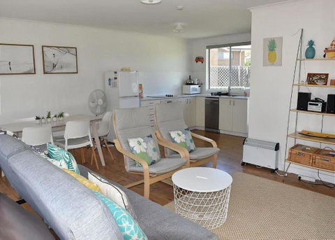 Barefoot Bungalow - Tourism Adelaide 3