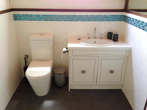 Base Guest House - Tourism Adelaide 2