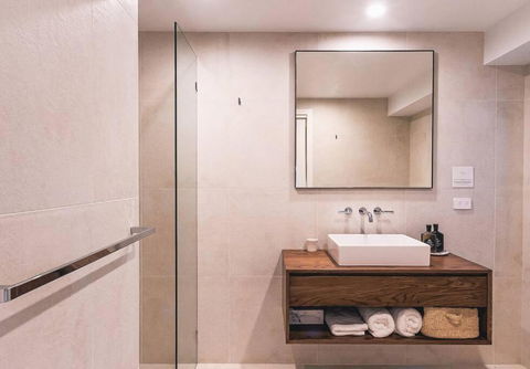 BAY PROPERTIES . Bridgewood - Tourism Adelaide 4