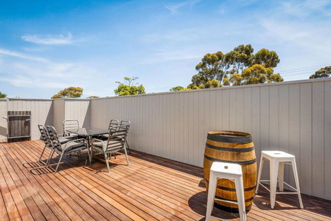 Bayside Retreat - Tourism Adelaide 1