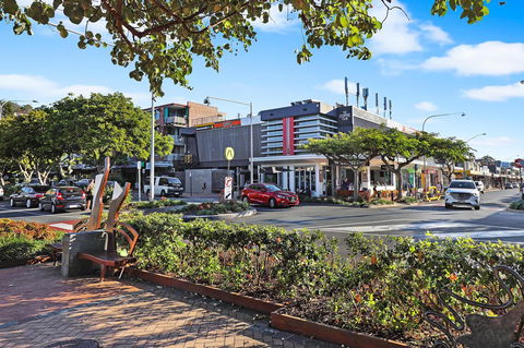 Pacific Regis Beachfront Holiday Apartments - Tourism Adelaide 16
