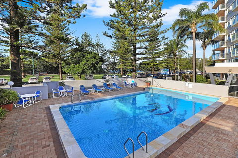 Pacific Regis Beachfront Holiday Apartments - Tourism Adelaide 4