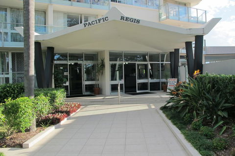 Pacific Regis Beachfront Holiday Apartments - Tourism Adelaide 10