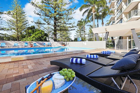 Pacific Regis Beachfront Holiday Apartments - Tourism Adelaide 1