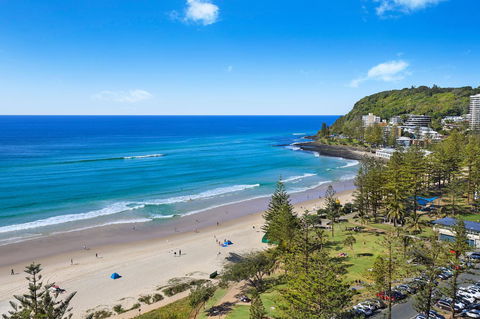 Pacific Regis Beachfront Holiday Apartments - Tourism Adelaide 0