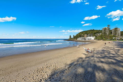 Pacific Regis Beachfront Holiday Apartments - Tourism Adelaide 2