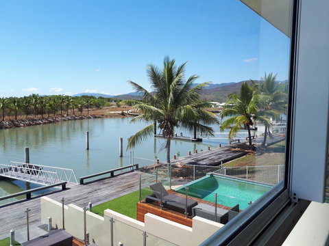Hinchinbrook Holiday Apartments - Tourism Adelaide 44
