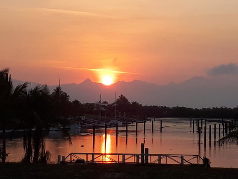 Hinchinbrook Holiday Apartments - Tourism Adelaide 18