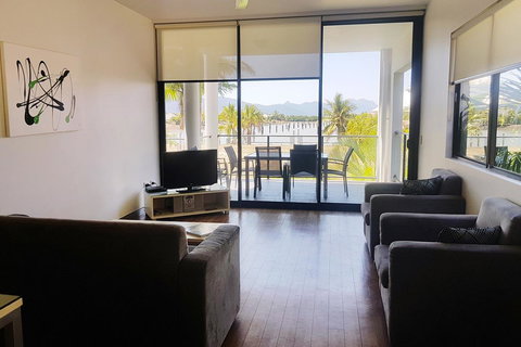 Hinchinbrook Holiday Apartments - Tourism Adelaide 4