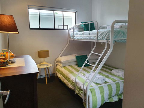 Hinchinbrook Holiday Apartments - Tourism Adelaide 20