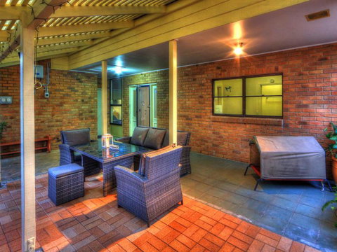 Belle Vue Beach House By Discover Stradbroke - Tourism Adelaide 7