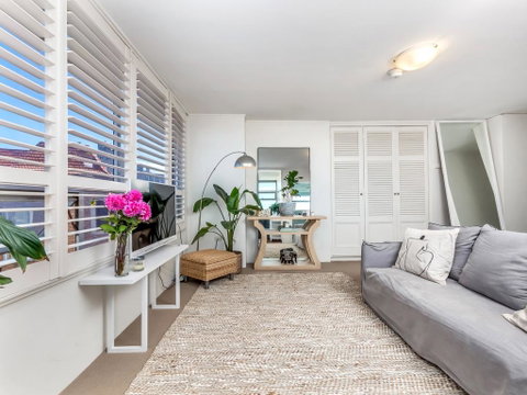 10 Barncleuth Square - Tourism Adelaide 1