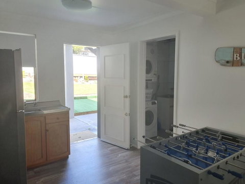 12 Cooloola Drive - Family Home, Close To Beach, Pet Friendly - Tourism Adelaide 0
