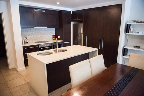 131 Sea Temple Luxury Swimout Apt. - Tourism Adelaide 3