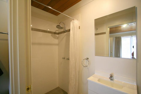 14 Cobbon Crescent Jindabyne - Tourism Adelaide 1