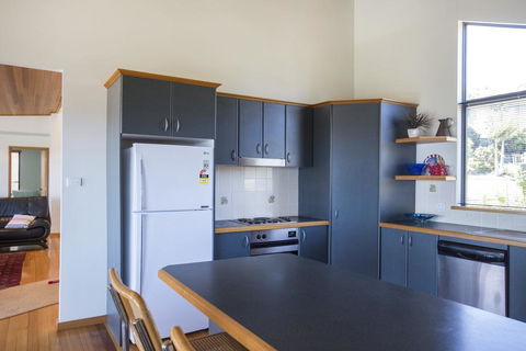 17 Canberra Crescent - Prestige Views At Burrill Lake - Tourism Adelaide 1