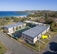 2 'The Dunes' 38 Marine Drive - pool tennis court and so close to the beach - Tourism Adelaide