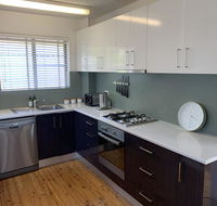 2 Bed Bar Beach Apartment - stroll to beach  cafes supermarket apartment 6 - Tourism Adelaide
