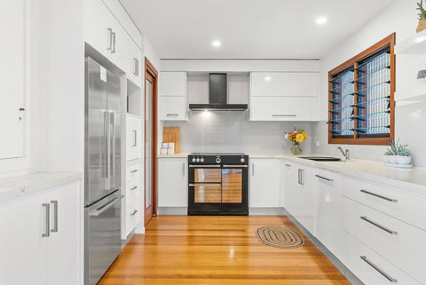 Beach House - Tourism Adelaide 4