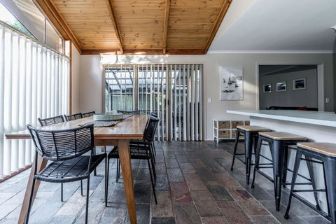 Beach Scene On Streeton - Tourism Adelaide 2