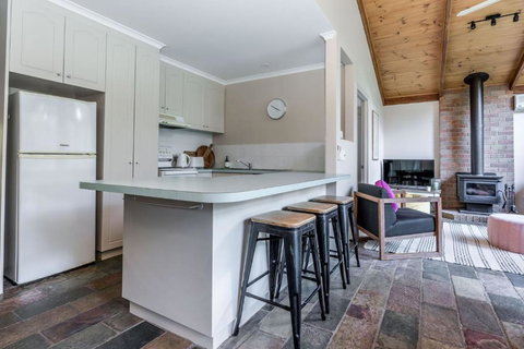 Beach Scene On Streeton - Tourism Adelaide 3