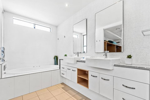 Beaches On Maroochy 1 Beach Parade - Tourism Adelaide 4