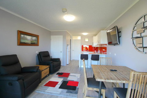 Beachfront 4, 25 Willow Street - Tourism Adelaide 2