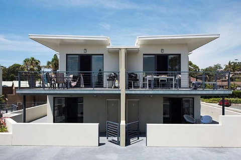 Beachfront Eight - Tourism Adelaide 2