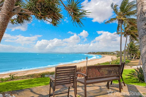 Beachfront Holiday Cottage - Tourism Adelaide 3