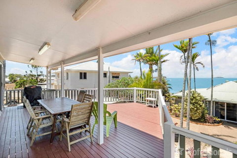 Beachfront Holiday House - Tourism Adelaide 4