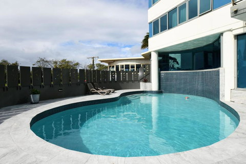 Beachfront Towers - Tourism Adelaide 1